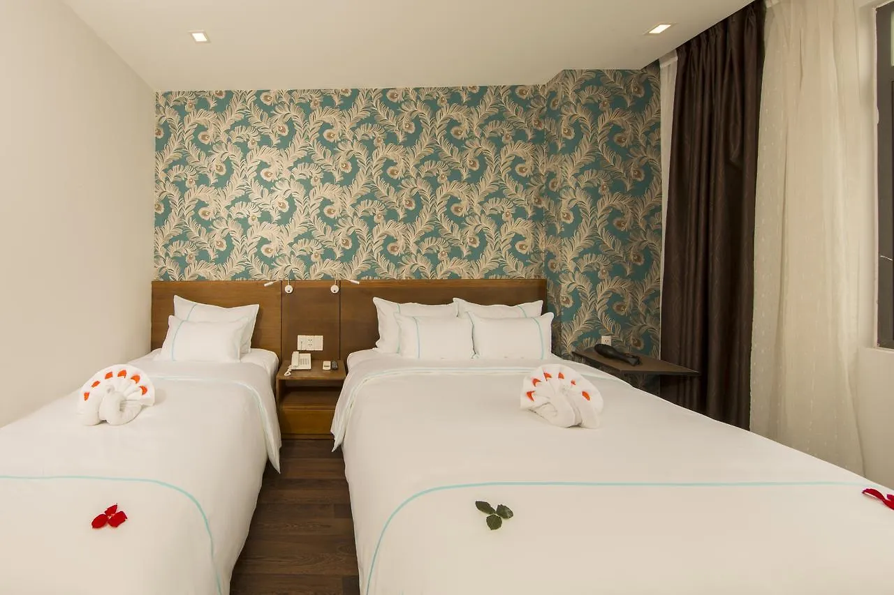 Le Manoir Hotel