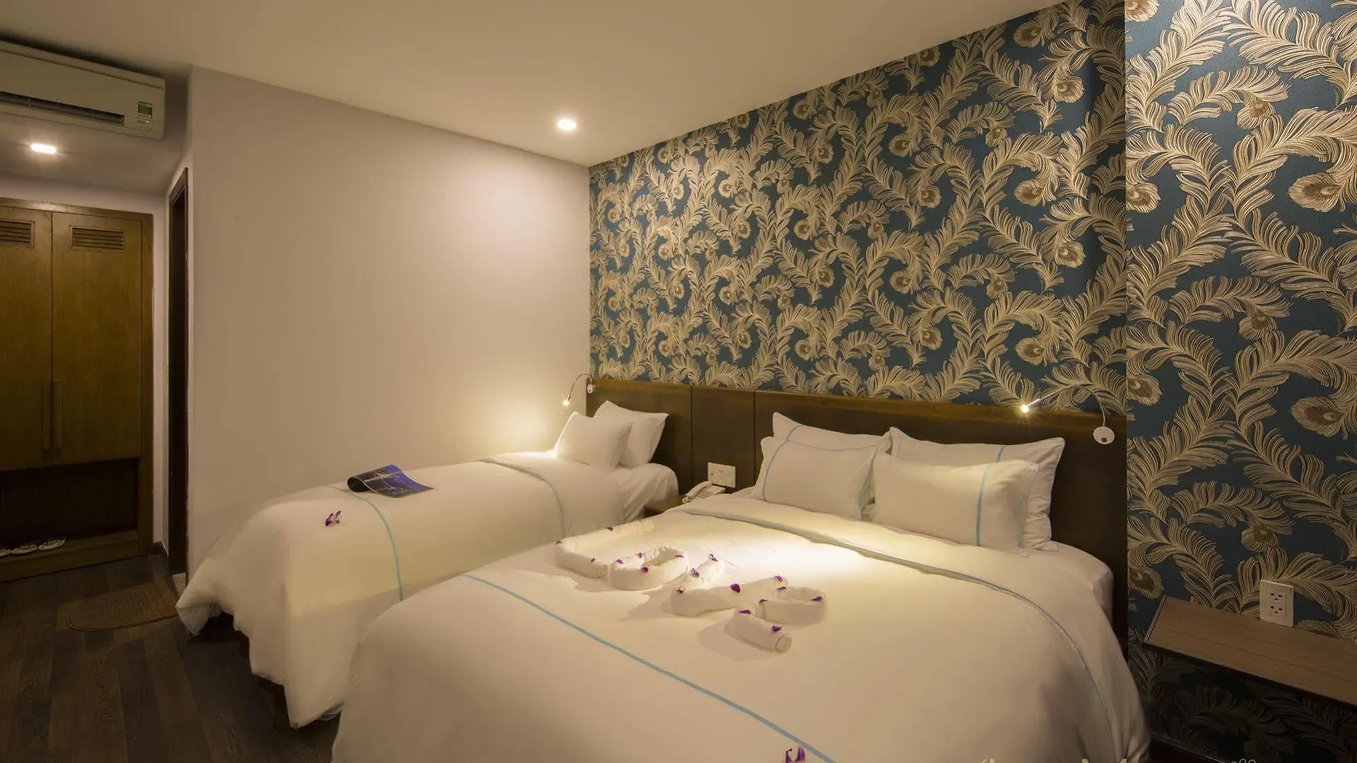Le Manoir Hotel