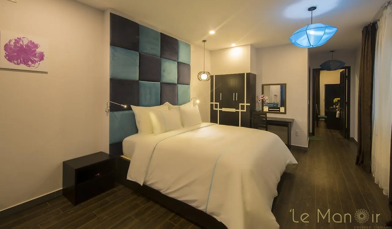 Le Manoir Hotel